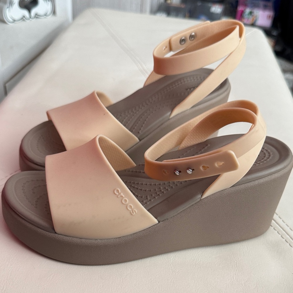 CROCS Women's Cream Wedge Sandals